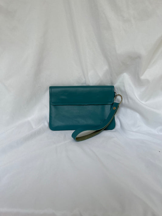 No. 161 Clutch with a hand strap